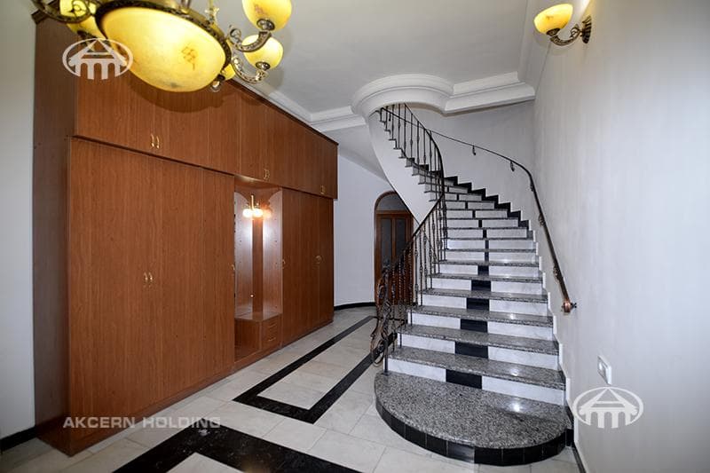 Առանձնատուն · 9 սեն. · 584 մ² · Արաբկիր