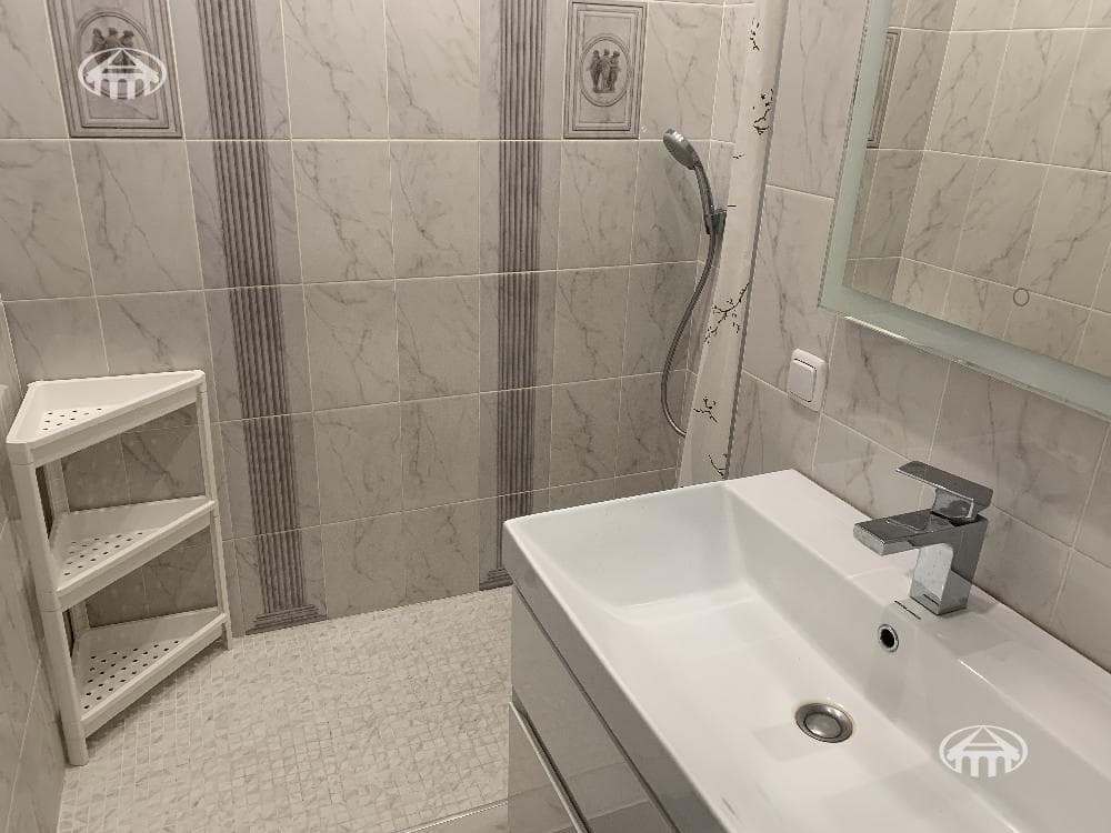 Квартира · 3 комн. · 95 м² · Кентрон