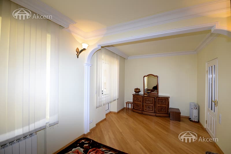 Квартира · 5 комн. · 187 м² · Канакер-Зейтун