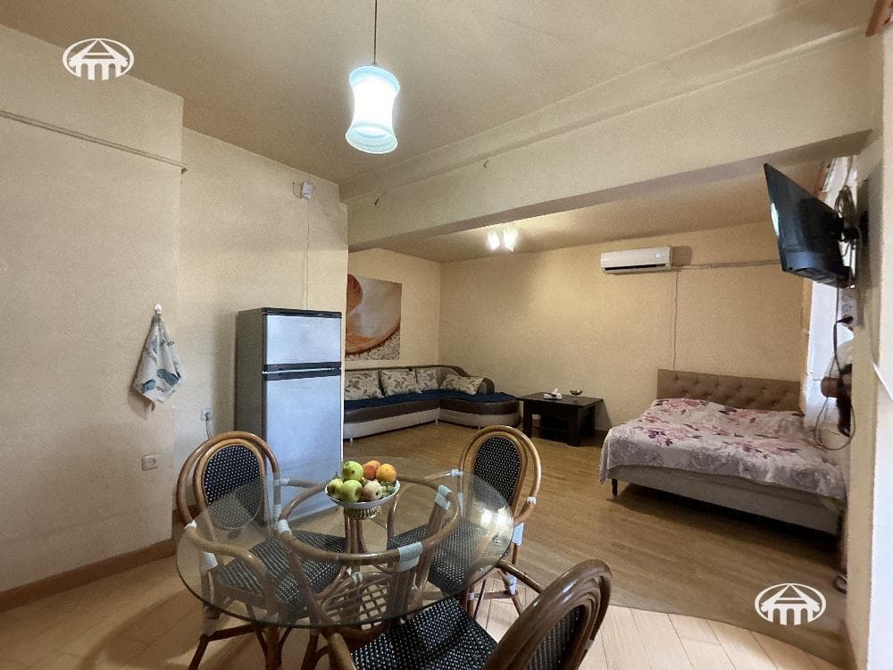 Apartment · 1 rooms · 39 m² · Kentron