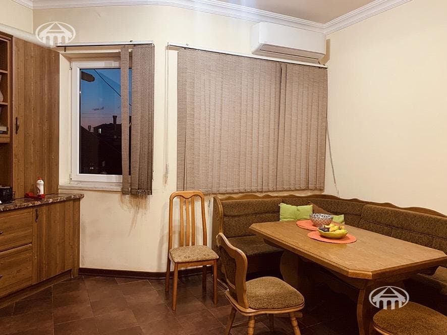 Квартира · 4 комн. · 101 м² · Кентрон