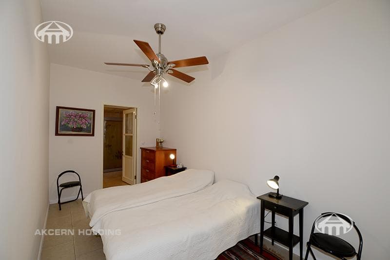 Apartment · 5 rooms · 270 m² · Kentron