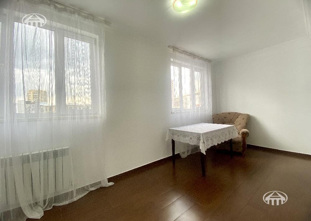 Apartment · 2 rooms · 72 m² · Kentron