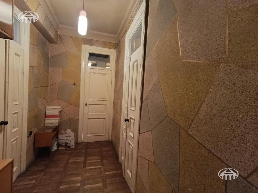 Apartment · 3 rooms · 90 m² · Kentron