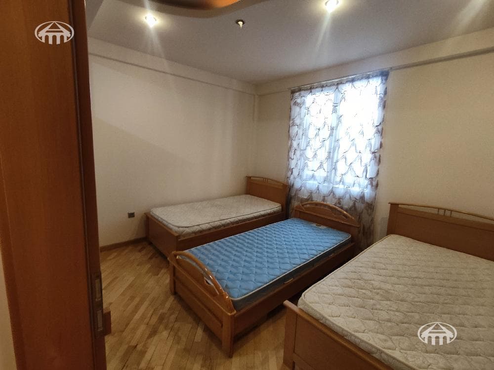 Квартира · 3 комн. · 90 м² · Арабкир