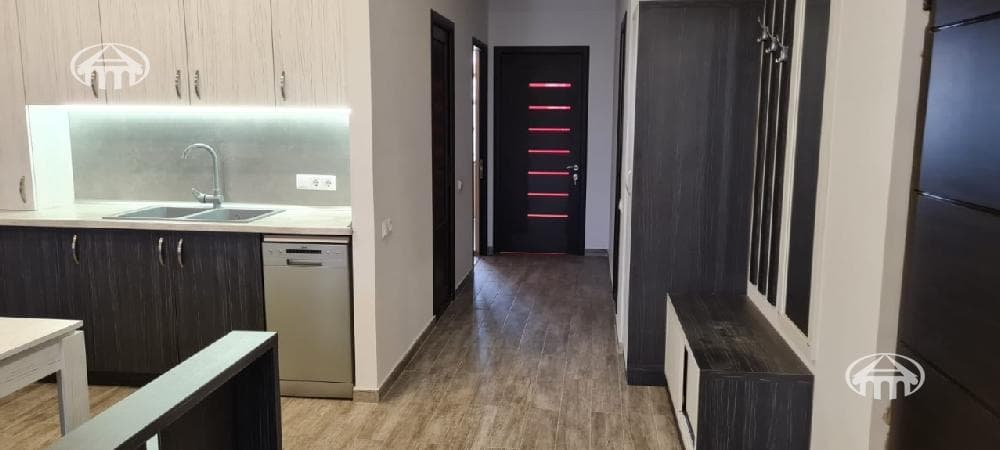 Квартира · 3 комн. · 96 м² · Арабкир