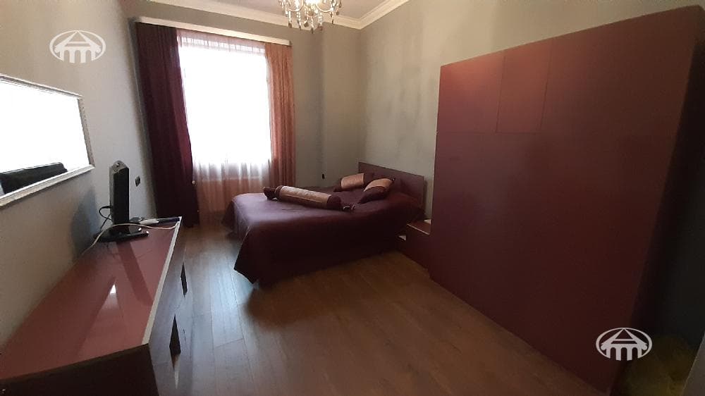 Առանձնատուն · 8 սեն. · 418 մ² · Դավթաշեն