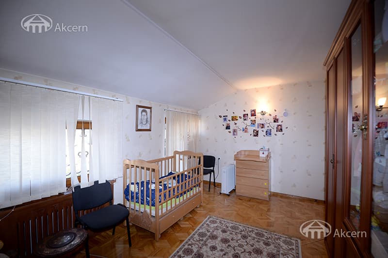 Առանձնատուն · 7 սեն. · 346 մ² · Կենտրոն