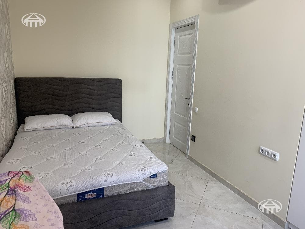 Квартира · 3 комн. · 95 м² · Кентрон