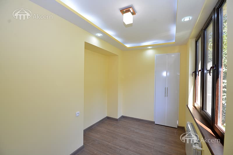 Apartment · 3 rooms · 88 m² · Kentron