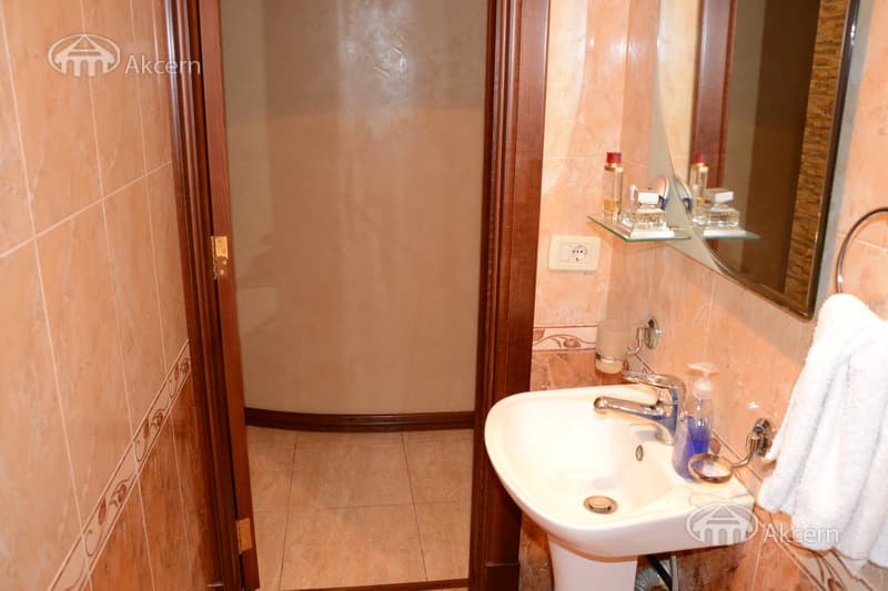 Квартира · 4 комн. · 146 м² · Арабкир