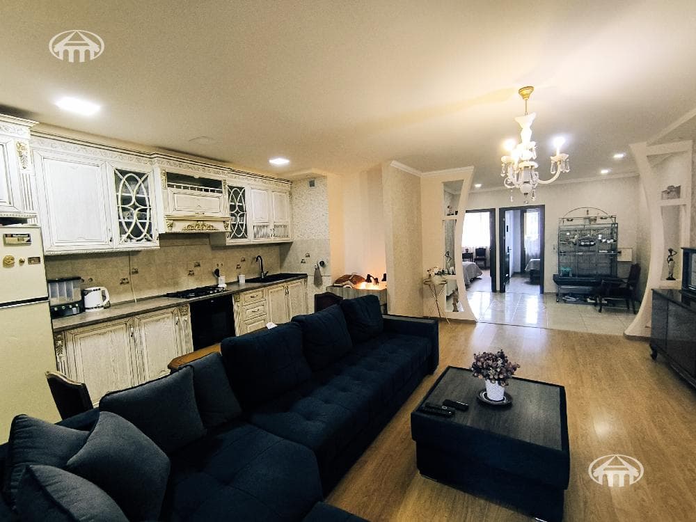 Квартира · 3 комн. · 90 м² · Кентрон
