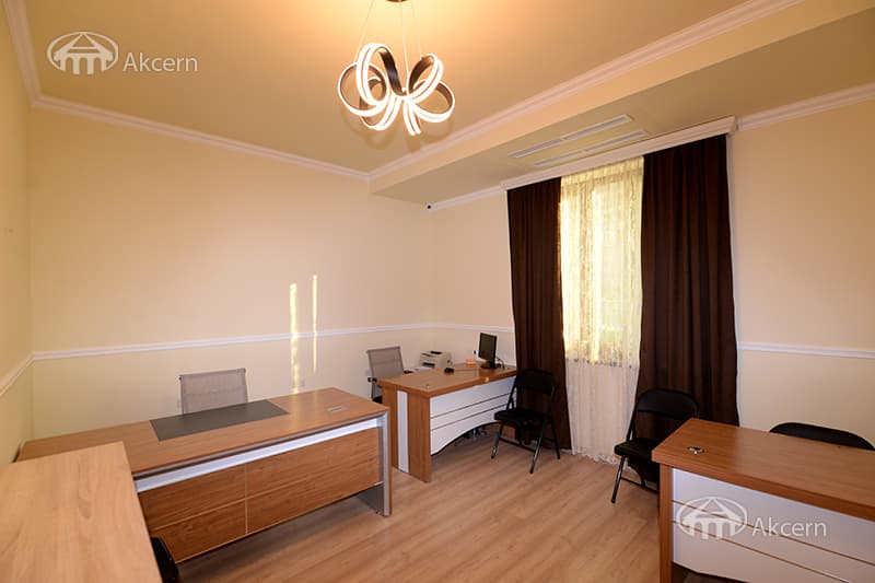 Առանձնատուն · 6 սեն. · 650 մ² · Աջափնյակ