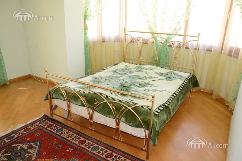 Особняк · 5 комн. · 300 м² · Арабкир