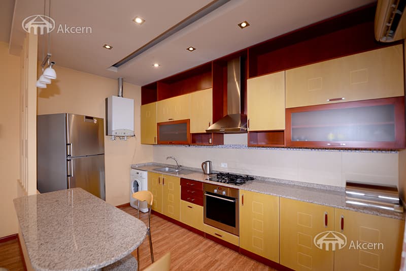 Apartment · 3 rooms · 107 m² · Kentron