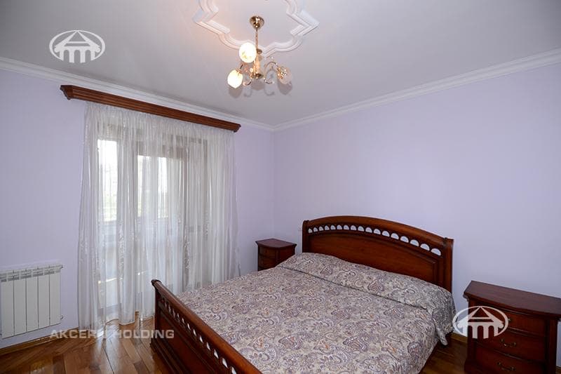 Apartment · 3 rooms · 100 m² · Kentron