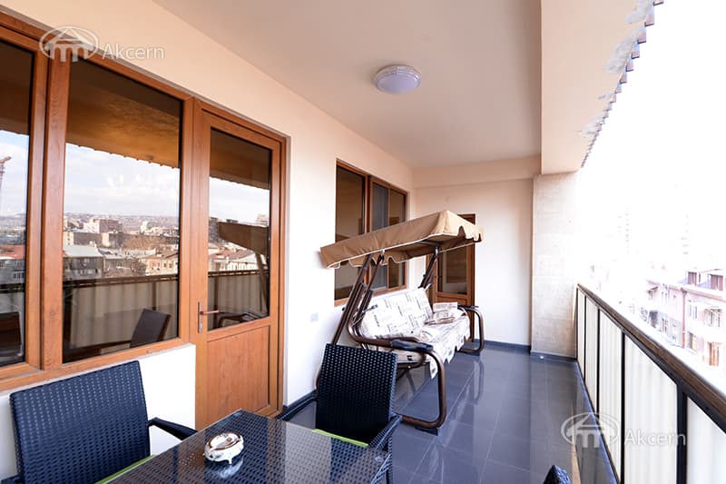 Apartment · 4 rooms · 240 m² · Kentron