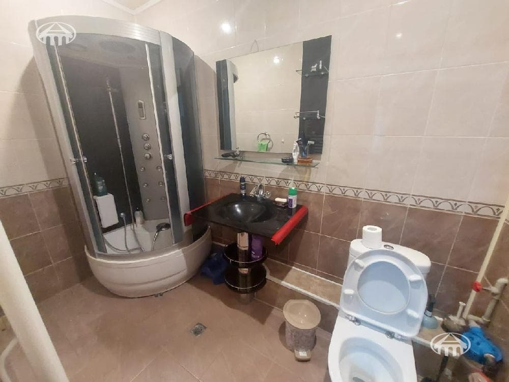 Apartment · 3 rooms · 129 m² · Kentron — photo 10 / 12