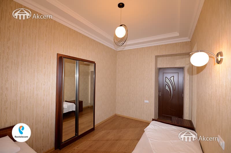 House · 4 rooms · 177 m² · Kentron