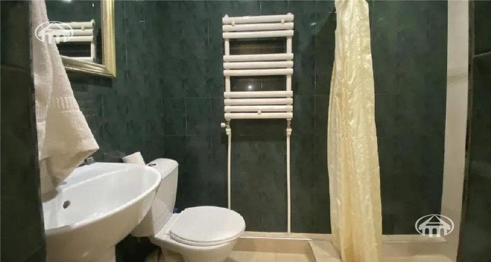 Առանձնատուն · 9 սեն. · 584 մ² · Կենտրոն