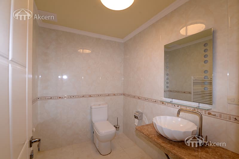 Առանձնատուն · 6 սեն. · 650 մ² · Աջափնյակ