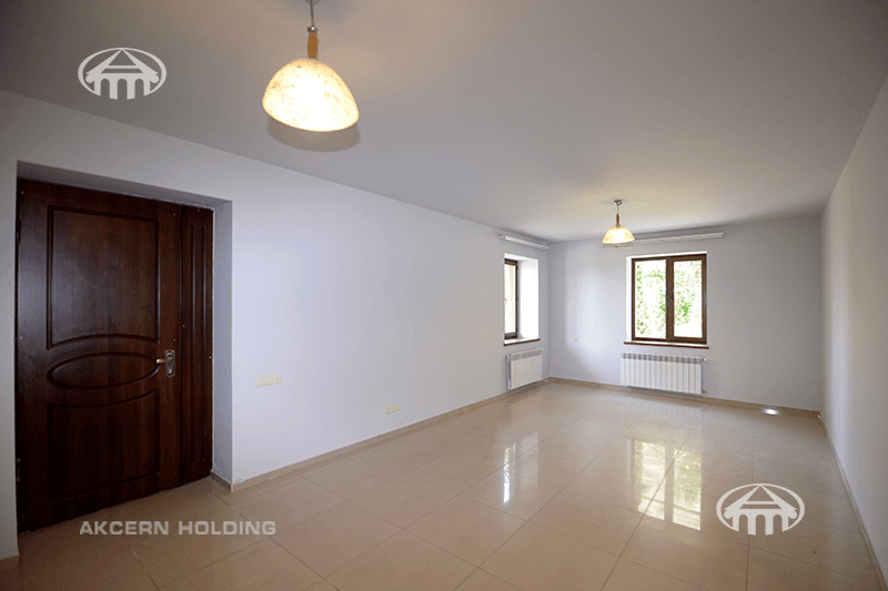 Mansion · 4 rooms · 300 m² · Nork-Marash