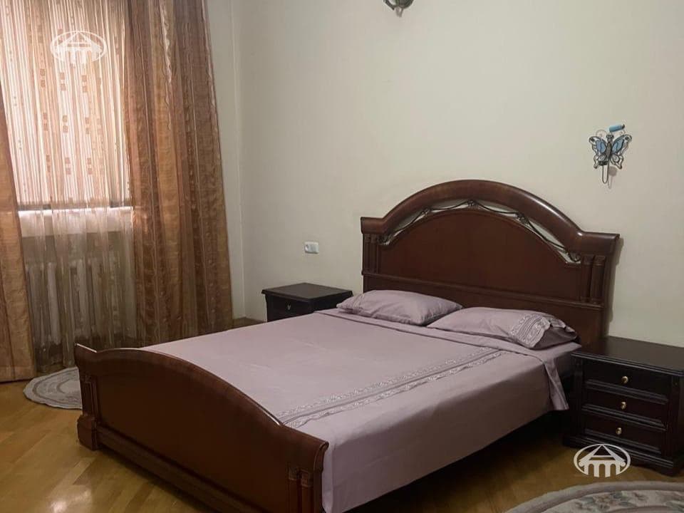 Mansion · 5 rooms · 350 m² · Erebuni