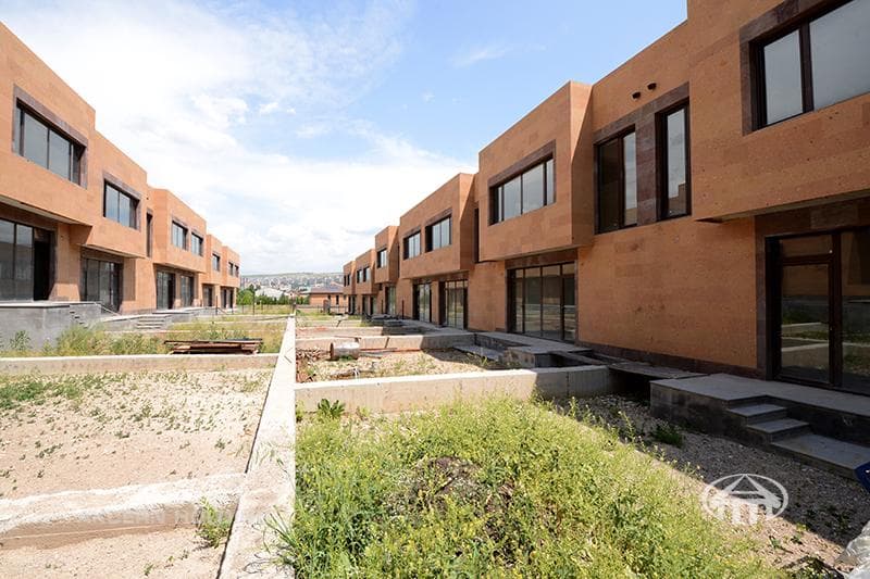 Townhouse · 5 rooms · 244 m² · Kanaker-Zeytun