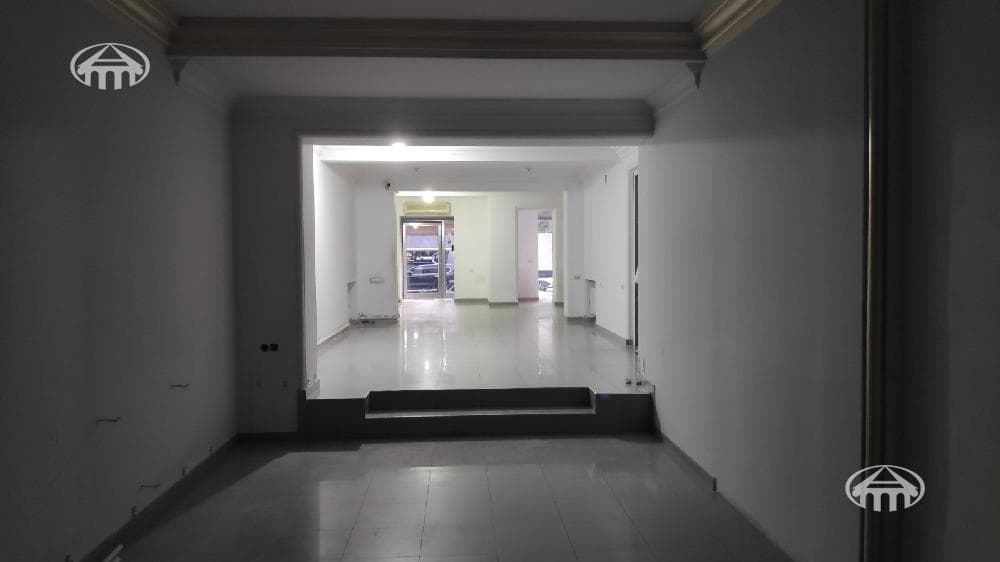 Retail · 200 m² · Kentron
