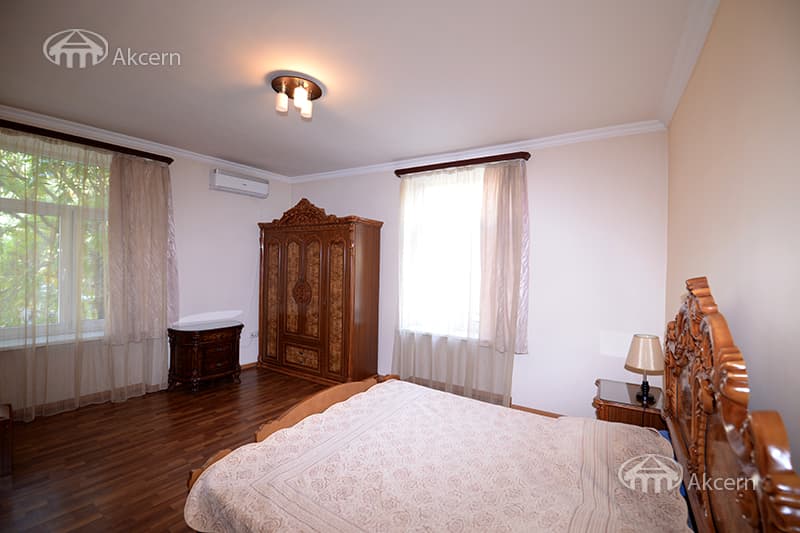 Квартира · 2 комн. · 56 м² · Кентрон