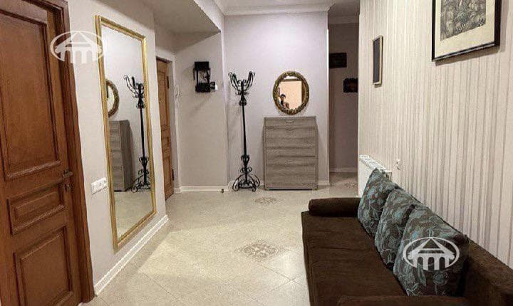 Квартира · 4 комн. · 117 м² · г.Абовян