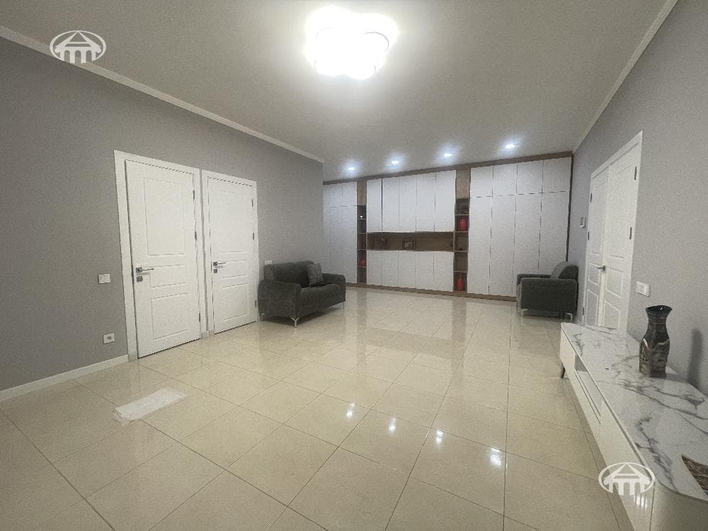 Apartment · 3 rooms · 182 m² · Arabkir