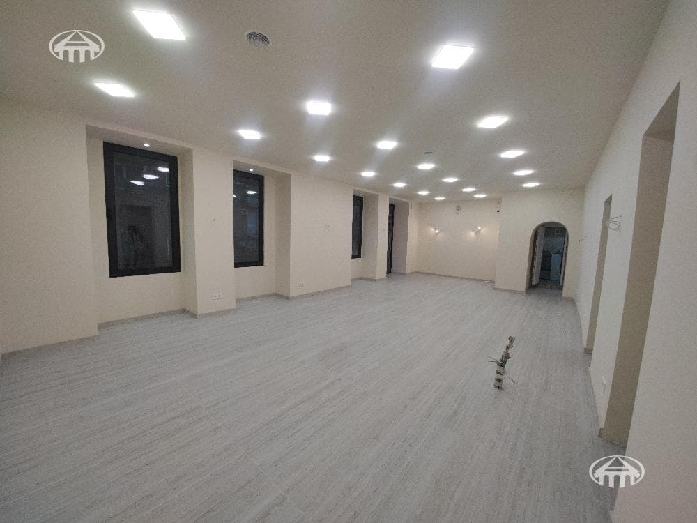 Retail · 65 m² · Kentron