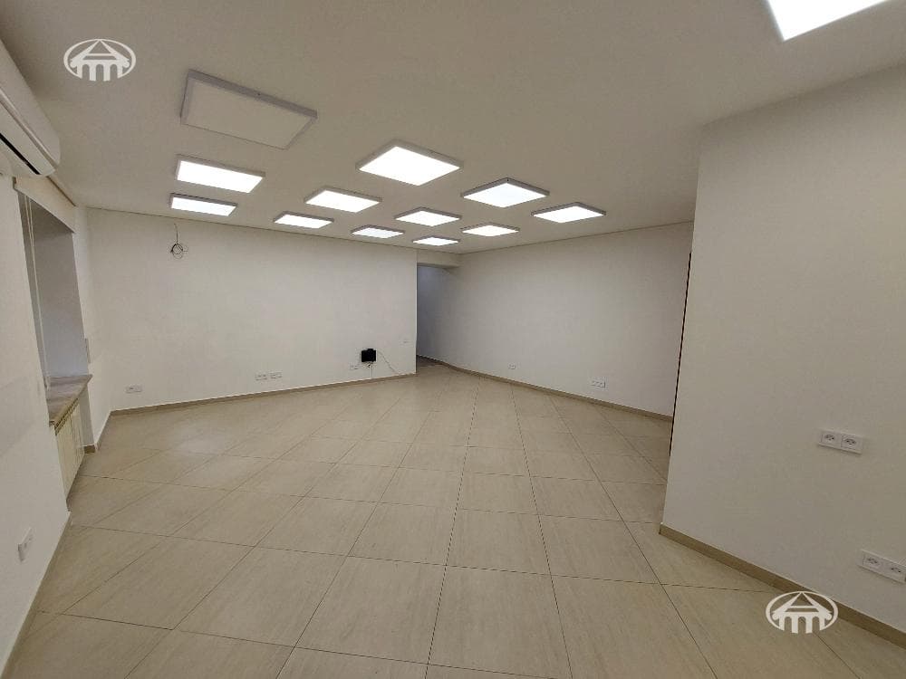 Office · 59 m² · Kentron
