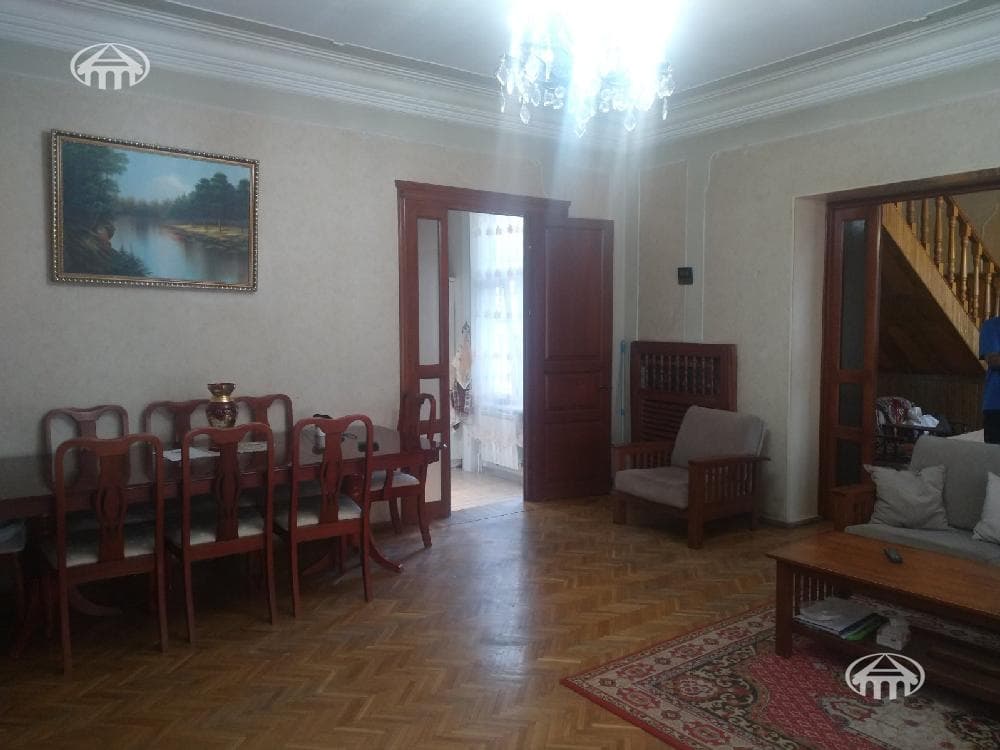 Дом · 5 комн. · 300 м² · Эребуни