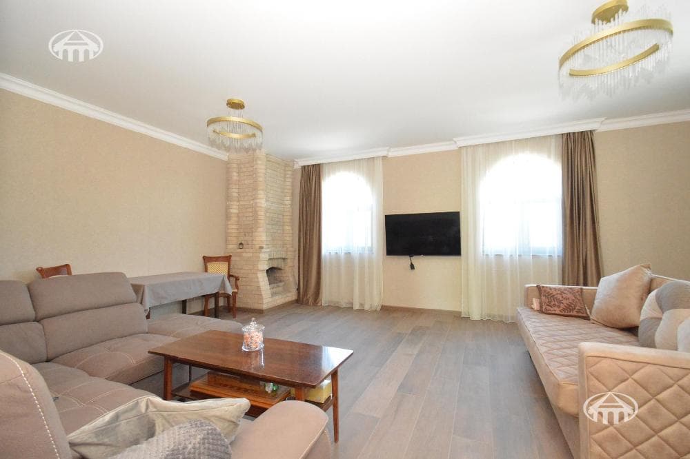 Особняк · 4 комн. · 272 м² · Птгни