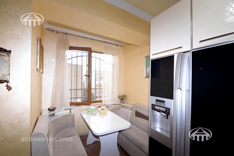 Apartment · 5 rooms · 210 m² · Kentron