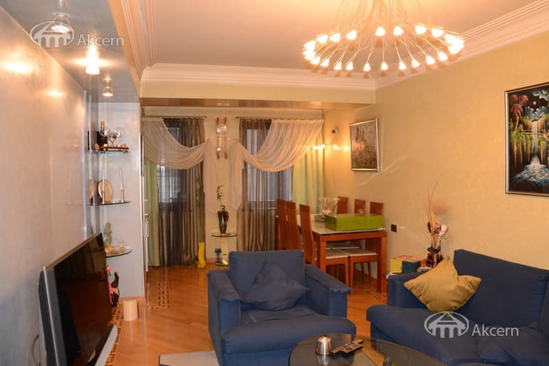 Квартира · 3 комн. · 90 м² · Арабкир