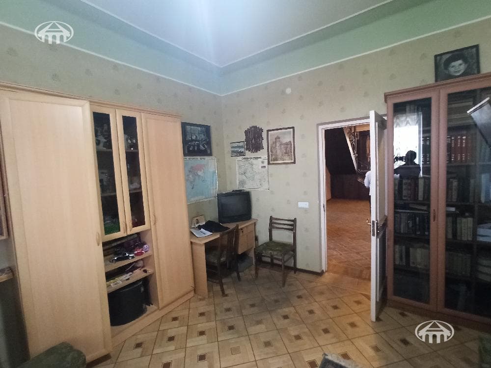 House · 8 rooms · 459 m² · Nor Nork