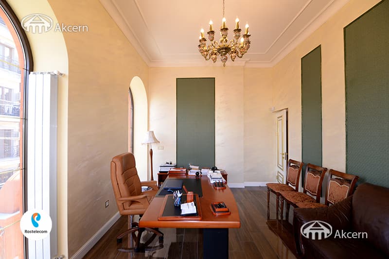 Mansion · 8 rooms · 596 m² · Arabkir