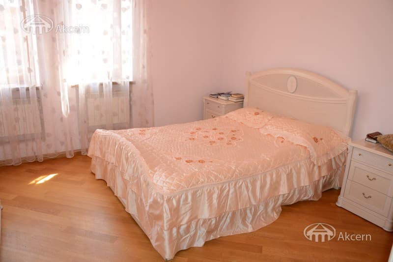 Особняк · 5 комн. · 300 м² · Арабкир