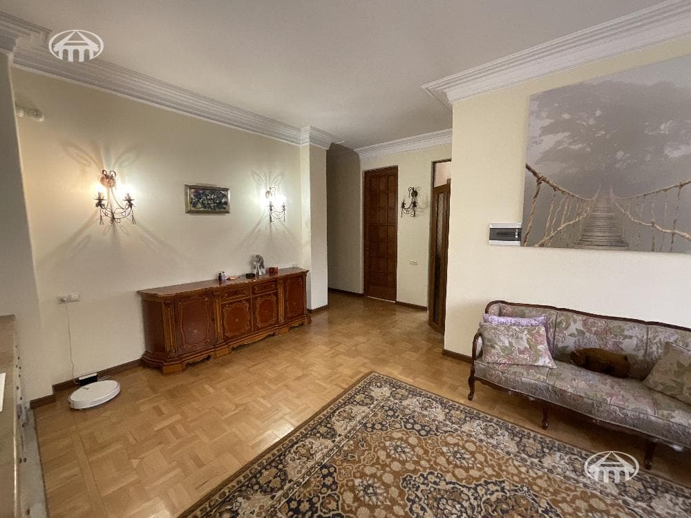 Mansion · 7 rooms · 700 m² · Arabkir