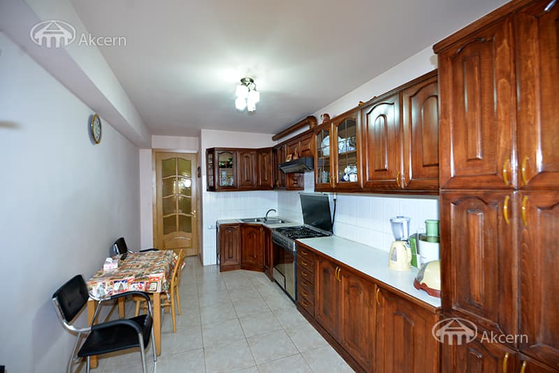 Apartment · 6 rooms · 234 m² · Arabkir