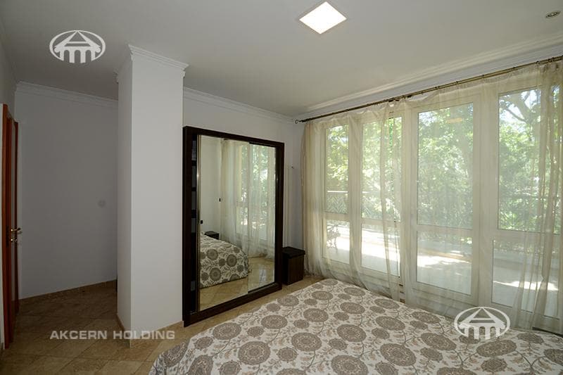Apartment · 4 rooms · 254 m² · Kentron