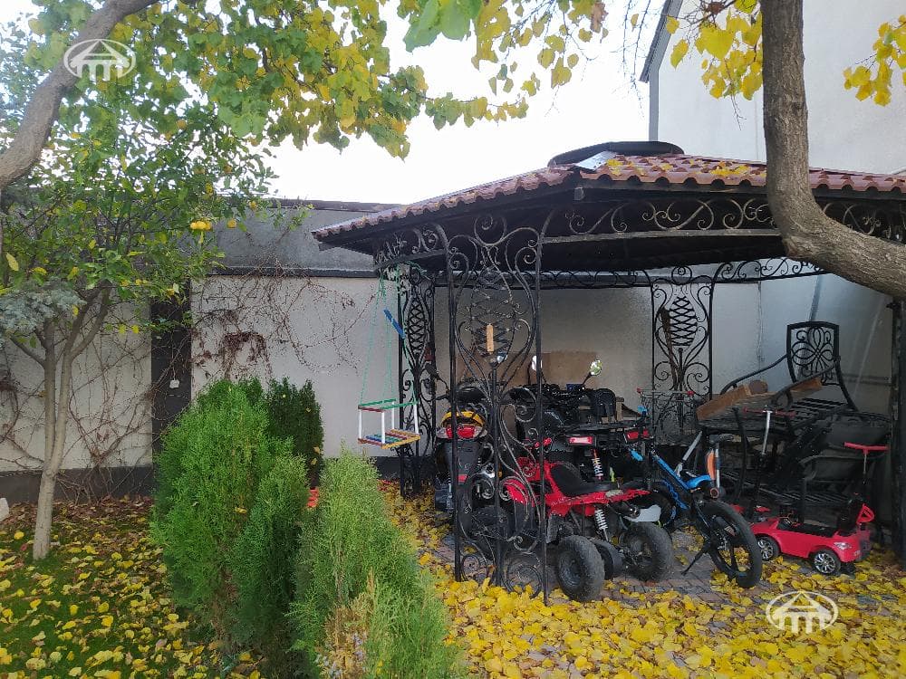 Առանձնատուն · 9 սեն. · 472 մ² · Քանաքեռ-Զեյթուն