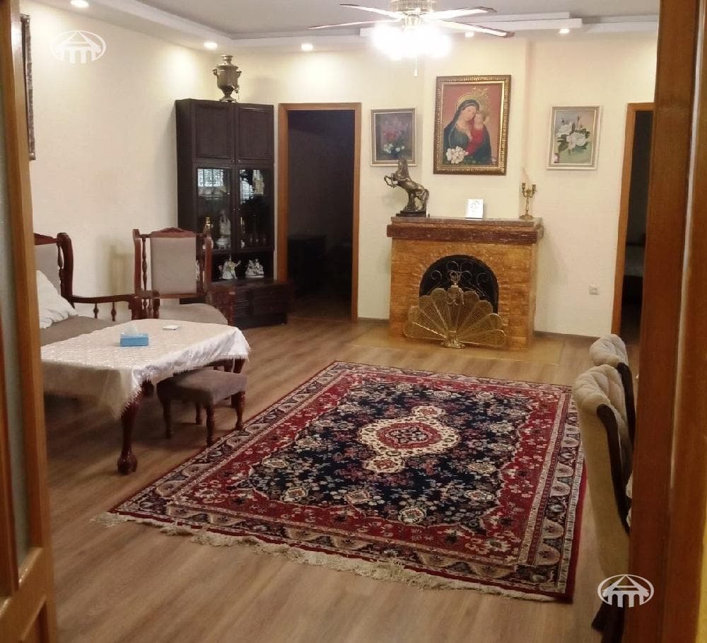 Apartment · 3 rooms · 130 m² · Kentron