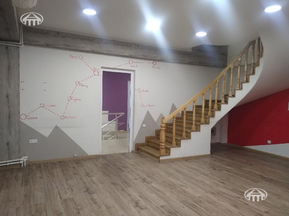 Office · 240 m² · Kentron