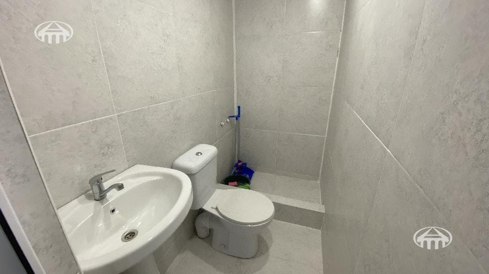 Գրասենյակ · 28 մ² · Կենտրոն