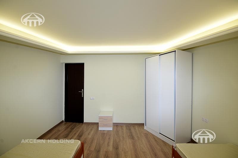 House · 6 rooms · 210 m² · Arabkir