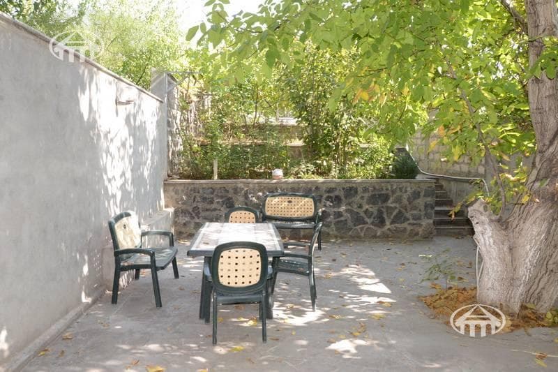 House · 3 rooms · 170 m² · Arabkir